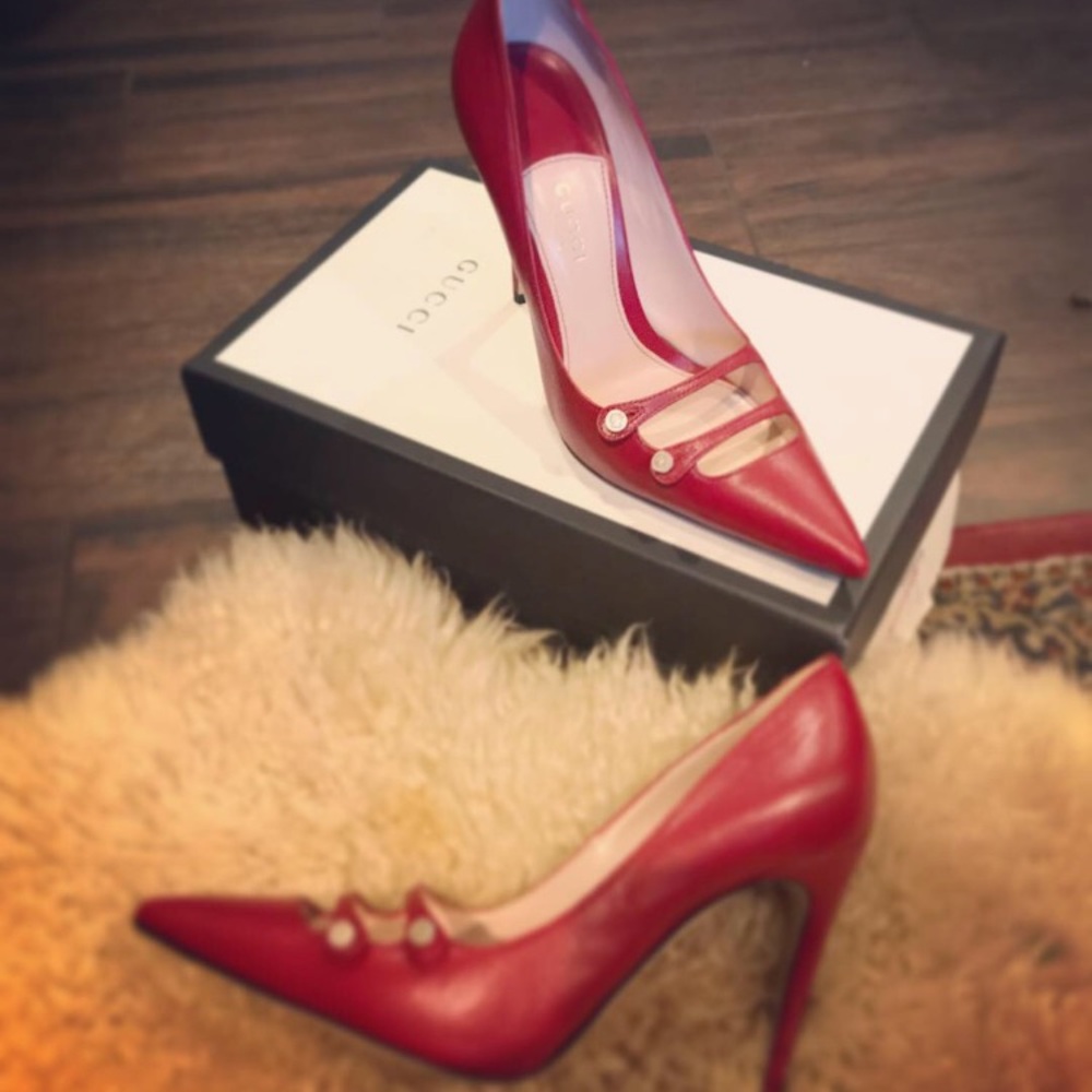 COPY - Authentic Gucci red leather pumps